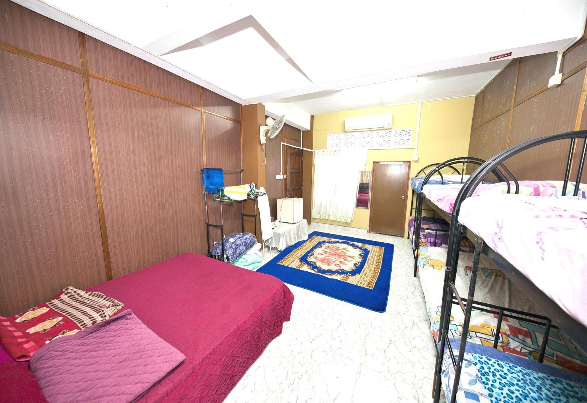 Oyo 90915 Ilham Villa Kampong Binjai (Kelantan) ภายนอก รูปภาพ